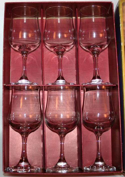 SIX QUALITY VINTAGE WINE GOBLETS WITH A FINE RIM BY DEMA Made in England in the Original Box