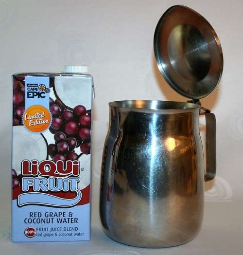 A FANTASTIC VINTAGE SILVER STAINLESS STEEL 18-8 - FOR WATER/Milk/Juice Jug With Flip Lid