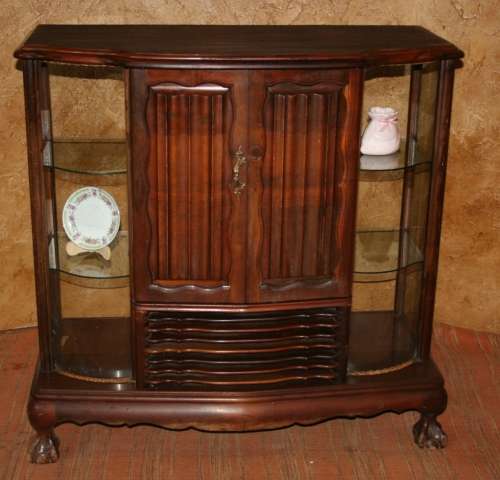 AN EXQUISITE ANTIQUE BALL & CLAW  SHOWCASE RADIOGRAM (NO RADIO), ABSOLUTELY FABULOUS!!!