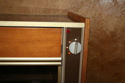 A Vintage Salton Entertainer double hot tray & warmer drawer in good condition!!!