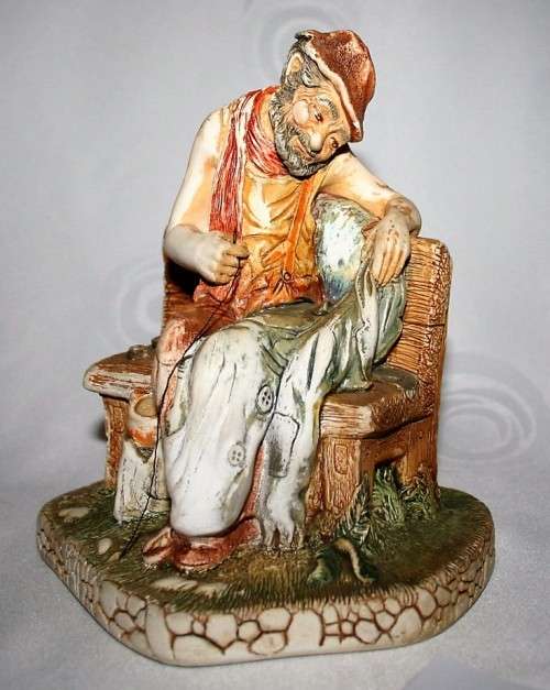 The Old Timer is a wonderfully detailed figurine made by NatureCraft of Congleton, England.