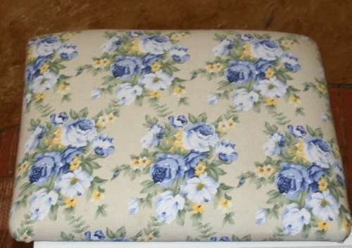 A FANTASTIC WHITE OTTOMAN WITH STORAGE SPACE INSIDE - STUNNING FLORAL FABRIC!!