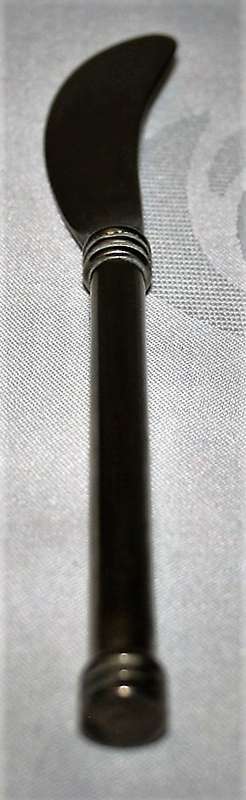 A SPECTACULAR CHEESE/BUTTER KNIFE - STYLE & CLASS!!!