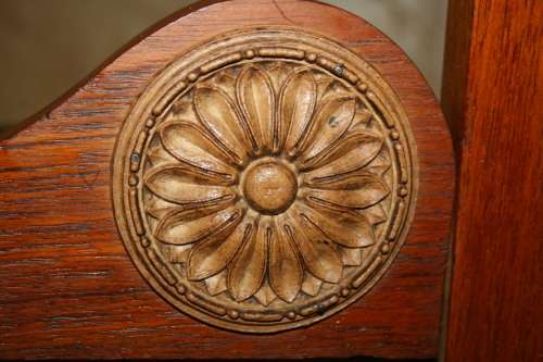 This is a truly stunning antique display cabinet.  It has fantastic detail on the front sides.