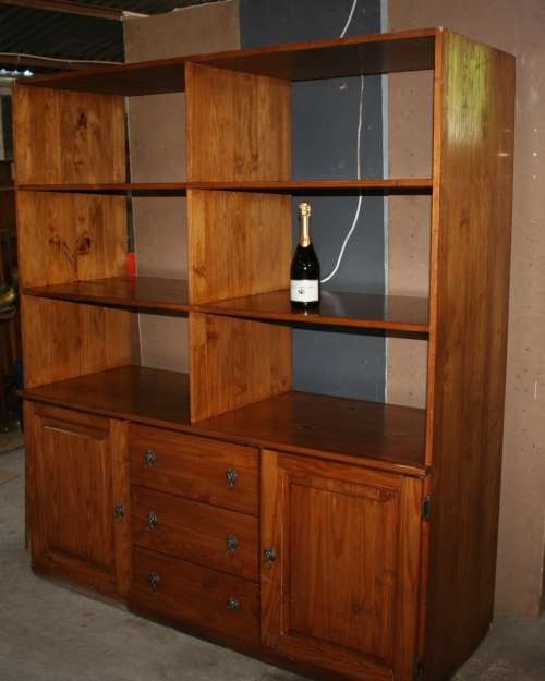 A VERY LARGE SOLLID WOOD SHELF UNIT WITH TWO DOORS AND FOUR DRAWERS - STUNNING WALL UNIT OR BOOKCASE