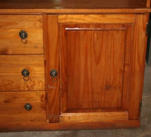 A VERY LARGE SOLLID WOOD SHELF UNIT WITH TWO DOORS AND FOUR DRAWERS - STUNNING WALL UNIT OR BOOKCASE
