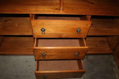 A VERY LARGE SOLLID WOOD SHELF UNIT WITH TWO DOORS AND FOUR DRAWERS - STUNNING WALL UNIT OR BOOKCASE
