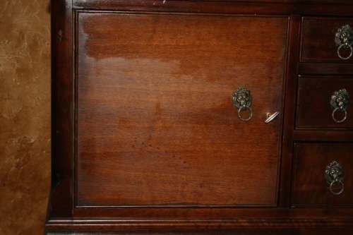 A SPECTACULAR LARGE VINTAGE WHELSH DRESSER/SERVER RESTING ON GORGEOUS QUEEN ANN LEGS!!!!