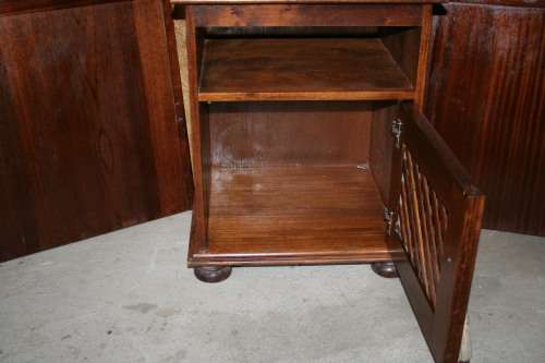 TWO SINGLE HEAD BOARDS - PUT THEM TOGETHER FOR A DOUBLE WITH MATCHING BEDSIDE CABINET BID PER ITEM 3