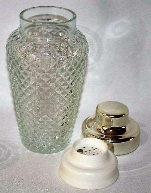 Cocktail Shaker, Vintage Glass Cocktail Shaker, Martini Shaker / Mid Centur