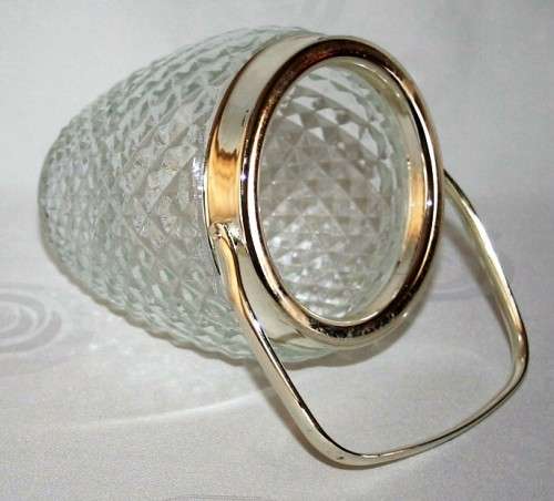 Vintage Cut glass  ice bucket The ice bucket are made of lead crystal