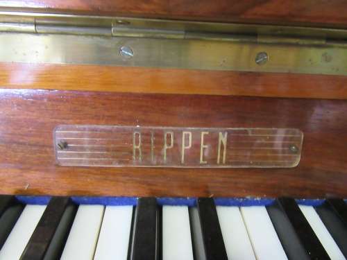WOW WOW!!! A EXQUISITE 1958 RIPPEN PIANO IN  CONDITION ON ORIGINAL CASTERS - READY TO PLAY!!!