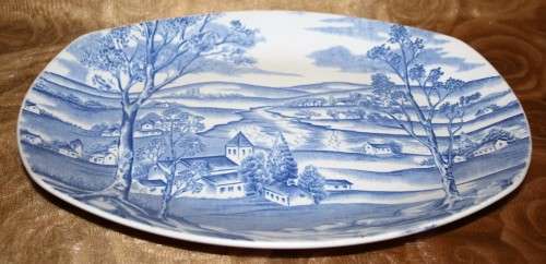 AN EXQUISITE VINTAGE "MIDWINTER" "HAPPY VALLEY" PATTERN BLUE AND WHITE COLLECTIBLE PLATE