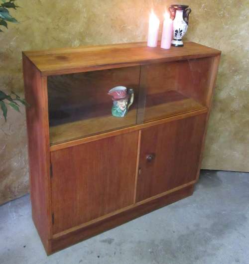 A MARVELOUS 2 DOOR WITH DISPLAY GLASS VINTAGE CABINET OR SMALL SIDE SERVER!!! STUNNING!!!!