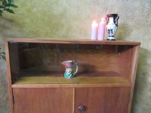 A MARVELOUS 2 DOOR WITH DISPLAY GLASS VINTAGE CABINET OR SMALL SIDE SERVER!!! STUNNING!!!!