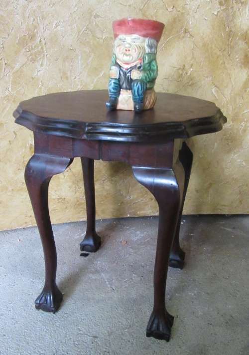 A GORGEOUS SOLID IMBUIA "ROUND" BALL & CLAW COFFEE TABLE ON CABRIOLE LEGS! BEAUTIFUL!!
