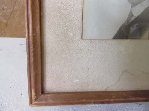 A  MARVELOUS VINAGE WOODEN PICTURE FRAME - FOR THAT SPECIAL PICTURE OR PAINTING