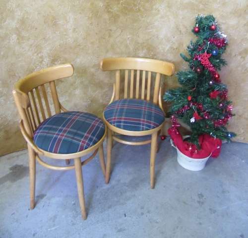 WOW! TWO STUNNING BENTWOOD CHAIRS IN GREAT CONDITION! bid/chair