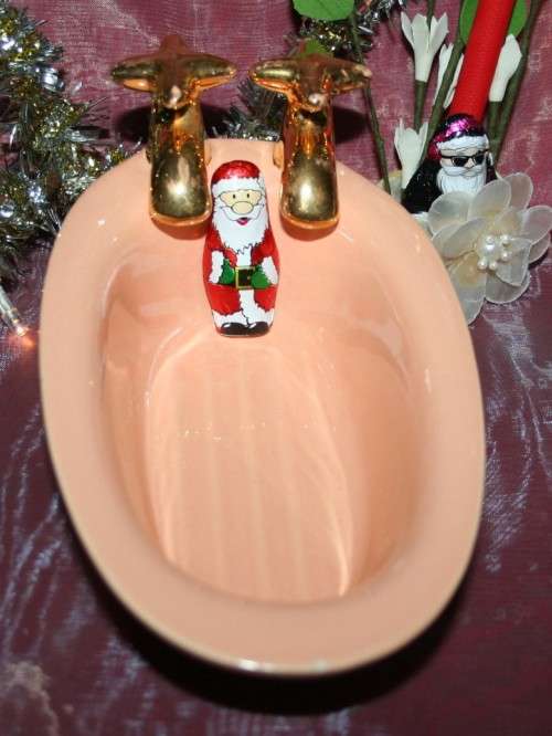 A Cute Porcelain Bath Soap Dish for a Vanity or Tub! I love when I find a Vintage Soap Dish.