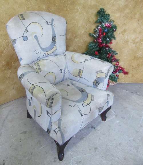 A STYLISH LARGE WING BACK CHAIR RESTING - STUNNING QUEEN ANN LEGS RECOVER IN YOUR CHOICE OF FABRIC