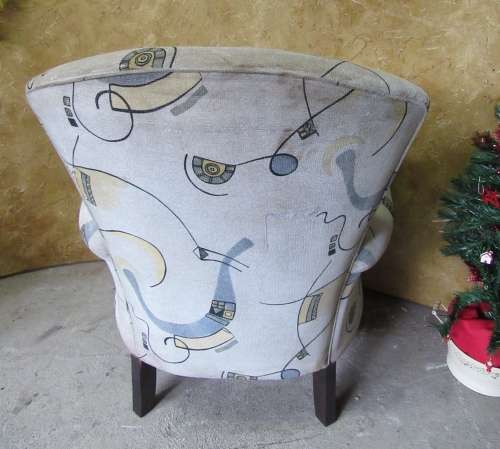 A STYLISH LARGE WING BACK CHAIR RESTING - STUNNING QUEEN ANN LEGS RECOVER IN YOUR CHOICE OF FABRIC