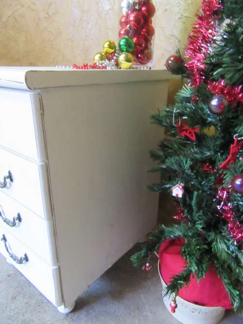 A FANTASTIC WHITE SHABBY CHIC 4 DRAWER PEDESTAL OR CHEST OF DRAWERS STUNNING