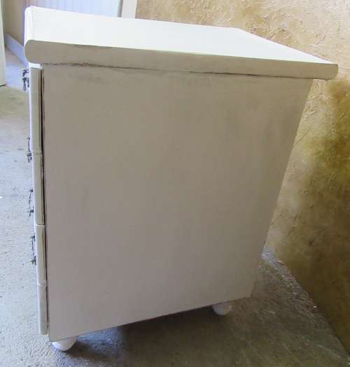 A FANTASTIC WHITE SHABBY CHIC 4 DRAWER PEDESTAL OR CHEST OF DRAWERS STUNNING
