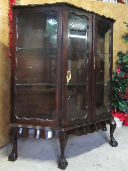 EXQUISITE SOLID IMBUIA CURVED GLASS ANTIQUE SHOWCASE WITH STUNNING DETAIL! MAGNIFICENT FURNITURE!!!