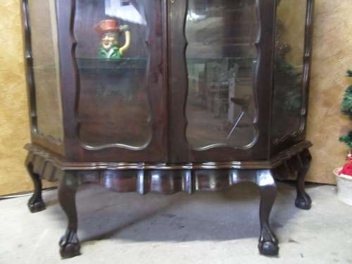 EXQUISITE SOLID IMBUIA CURVED GLASS ANTIQUE SHOWCASE WITH STUNNING DETAIL! MAGNIFICENT FURNITURE!!!
