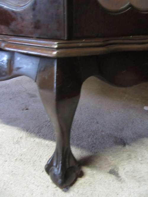 EXQUISITE SOLID IMBUIA CURVED GLASS ANTIQUE SHOWCASE WITH STUNNING DETAIL! MAGNIFICENT FURNITURE!!!