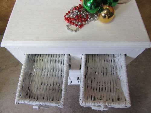 A MARVELOUS 8 DRAWER CHABBY CHIC UNIT PERFECT FOR BATHROOM OR ON TOP OF KITCHEN CUPBOARD