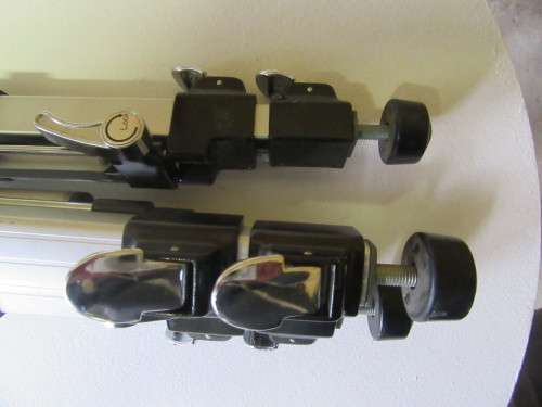 An all-aluminium 3-section professional standard tripod which incorporates a detachable ball head