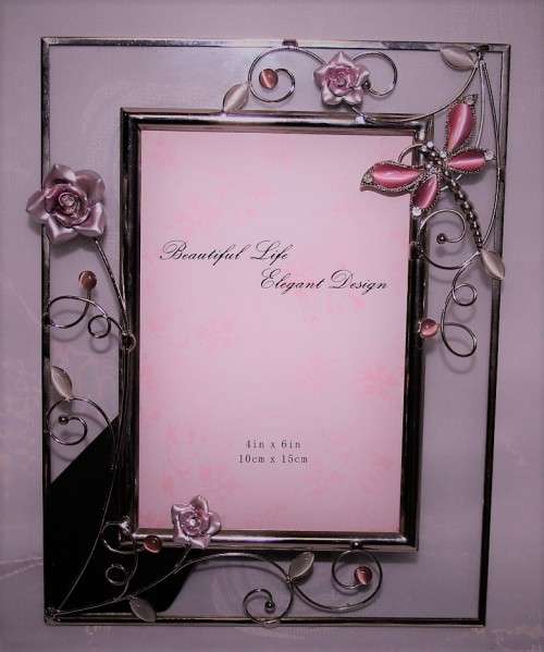 WOW  A STYLISH DETAILED PHOTO FRAME - ELEGANT - STUNNING FOR A LITTLE GIRLS ROOM OR THAT SPECIAL PIC
