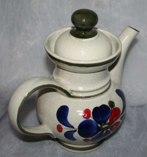 A Stunning Vintage Waechtersbach W Germany Coffee Pot With Lid Gorgeous Floral Circle pattern. RARE!