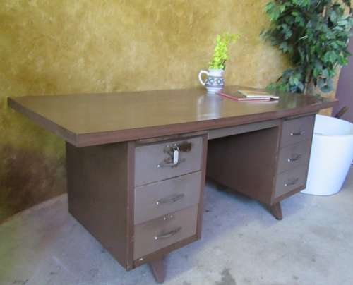 A FANTASTIC SIX DRAWER VINTAGE DESK - ENJOY THE VINTAGE LOOK OR VINAGE IT WITH  PAINT TECNIQ