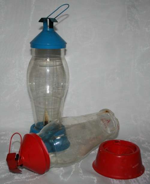 These adorable metal and glass hurricane lamps/candle holders are very attractive. bid per each