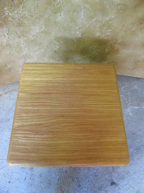 A GORGEOUS SQUARE SIDE OR WINE TABLE IN GOOD CLEAN CONDITION