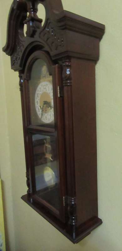 AN EXQUISITE FARAH 31 DAY WALL CLOCKS WITH THE MOST BEAUTIFUL CASE CHIME ON HOUR AND ON HALF HOUR