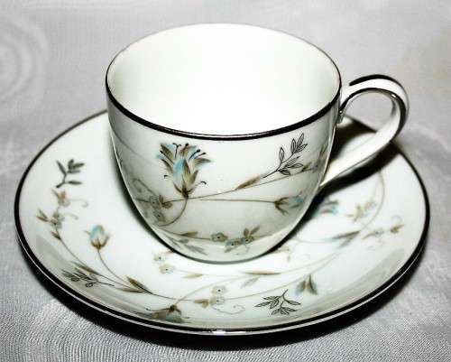 A Gorgeous Vintage NORITAKE VALERIE DEMITASSE DIO  Beautiful pattern Platinum on white porcelain,