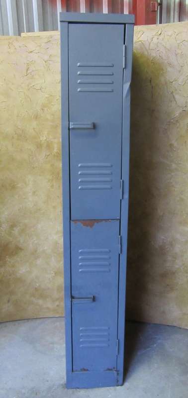 A AWESOME STEEL LOCKER. VERY HANDY AND AWESOME. GREAT FOR GARAGE STORAGE! OR THAT INDUSTRIAL LOOK