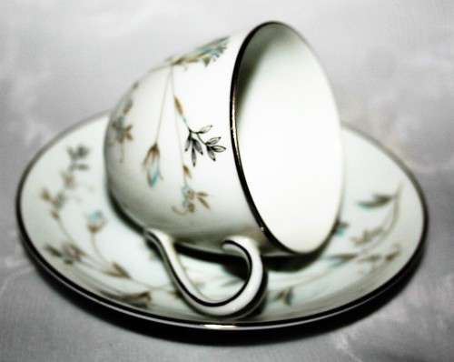 A Gorgeous Vintage NORITAKE VALERIE DEMITASSE DIO  Beautiful pattern Platinum on white porcelain,