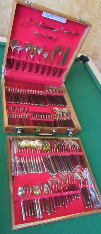Thai Bronze Cutlery With Rosewood Handles In A Remy Martin Wooden Box 142 Pieces