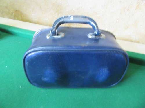 Vintage Lawn Bowls bag with metal handle with 2 balls in the carry case