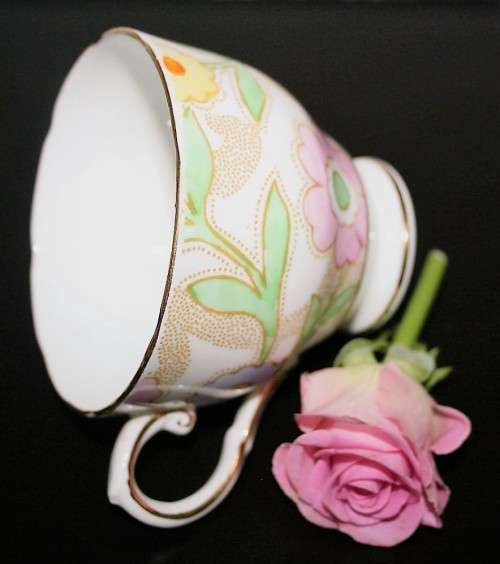 ENGLISH PORCELAIN CUP FOR SPARES BY TUSCAN ENGLAND