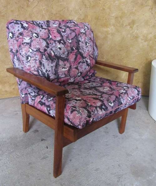 A FANTASTIC VINTAGE  WOODEN ARM CHAIR STUNNING PATIO FURNITURE RETRO CHIC