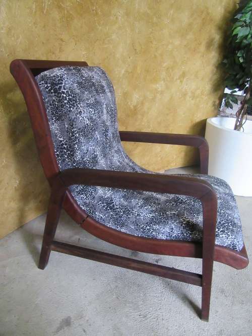 A AWESOME RERO VINTAGE STYLE COMFORTABLE ARM CHAIR RETRO CHIC