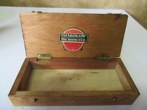 A VINTAGE SHARDLOW MICR METER SHEFFILED ENGLAND WOODEN BOX