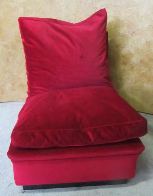 WOW THIS IS FANTASTIC RETRO SINGLE SEATER IN ORIGINAL VIBRANT RED FABRIC IN GOOD CONDITION