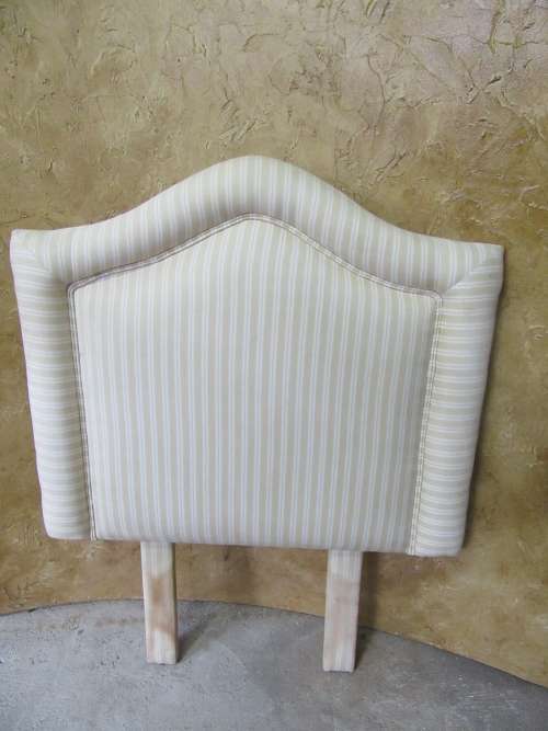 A FANTASTIC SINGLE COVERD HEADBOARD - COTTAGE STYLE - FABRIC IN GOOD CONDITION