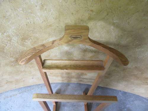 AN EXQUISITE SIMPLE BUT EFFECTIVE 'WALD WOOD PRODUCT DUMB VALET CLOTHING STAND IN GREAT CONDITION!!!